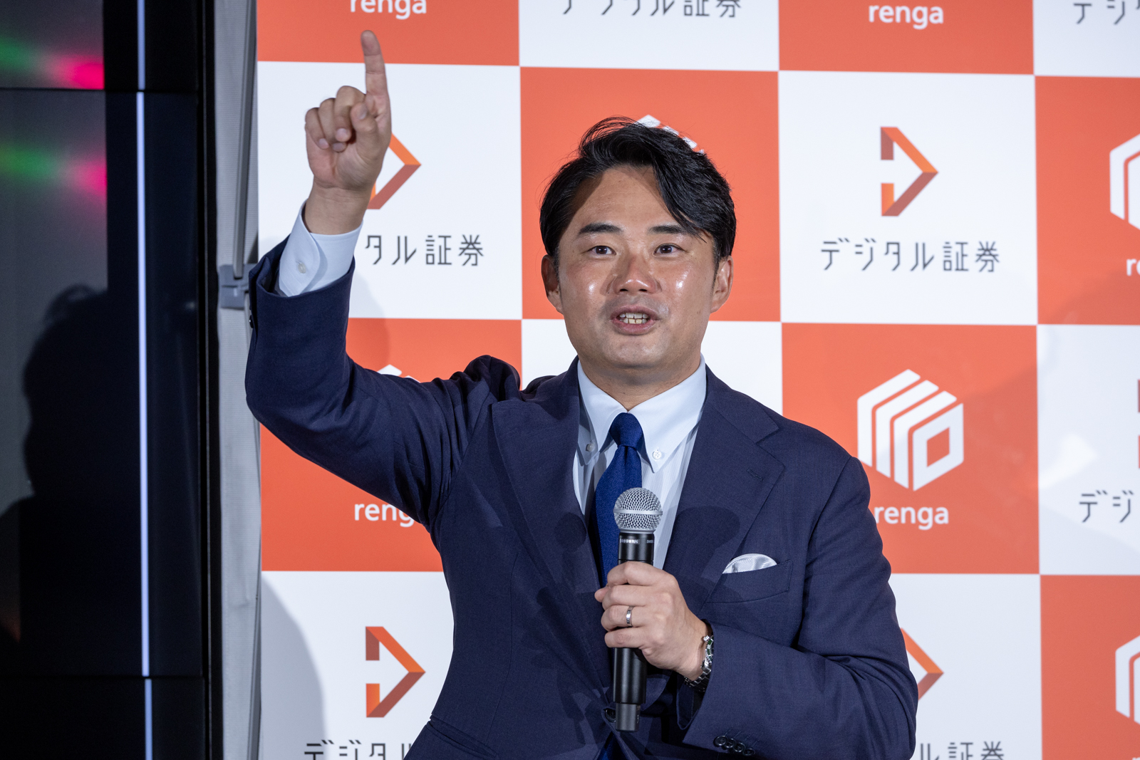 トークセッションに登壇する元衆議院議員 杉村太蔵氏　提供：デジタル証券